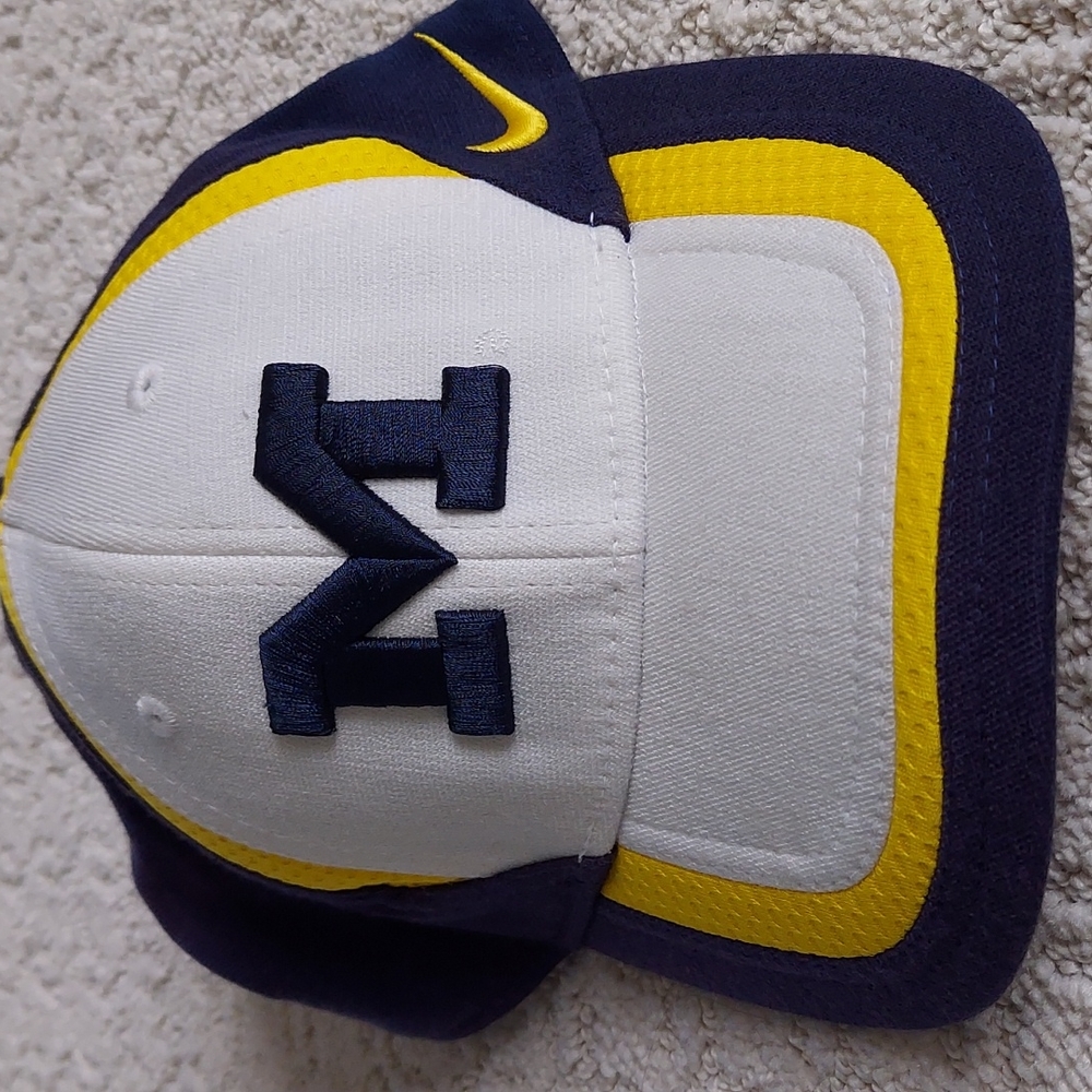 Michigan fitted stretch cap